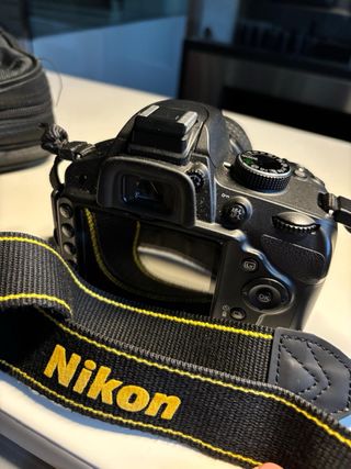 Cámara Reflex Nikon Negra