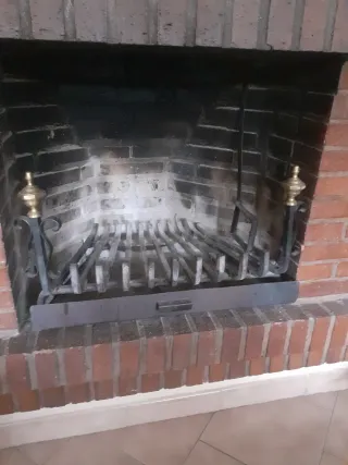 Parrilla para chimenea de metal