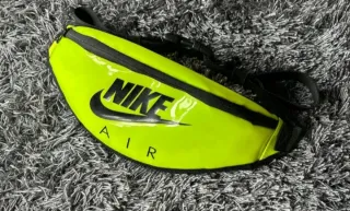 Riñonera Nike fluorescente sin estrenar