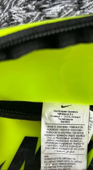 Riñonera Nike fluorescente sin estrenar