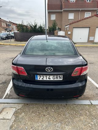 Toyota Avensis 2011