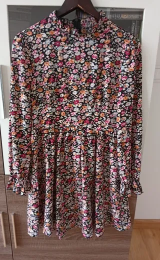 Vestido floral negro talla S
