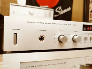 Amplificador y Tuner Akai AM-U22 AT-K33 Plata