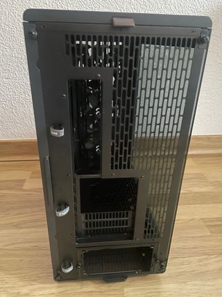 Torre negra y marrón