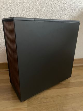 Torre negra y marrón