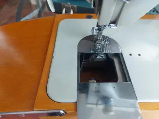 Máquina de coser Sigma Zig-Zag antigua