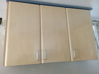 Muebles de cocina beige y azul