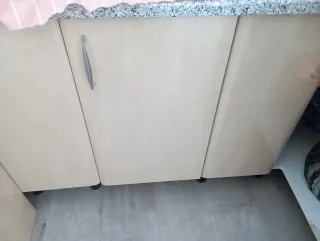 Muebles de cocina beige y azul