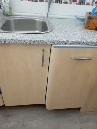 Muebles de cocina beige y azul