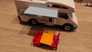 Playmobil caravana con figuras y perros