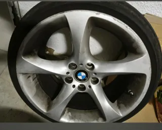 Una Llanta Original BMW Styling 230 trasera