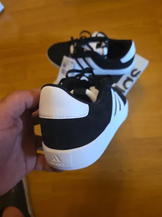 Zapatillas Adidas Hombre Negro y Blanco