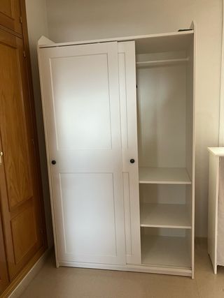 Armario Blanco Ikea modelo Hauga.
