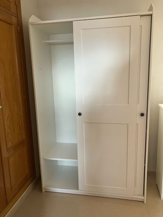 Armario Blanco Ikea modelo Hauga.