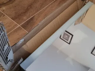 Armario de baño con baldas de cristal y con espejo