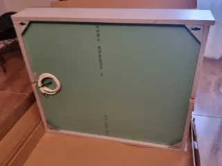 Armario de baño con baldas de cristal y con espejo