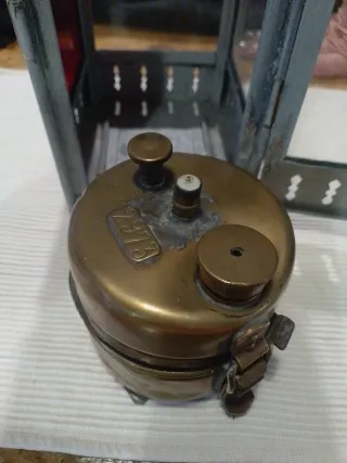 Farol de tren suizo antiguo