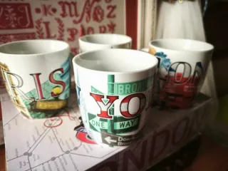 LOTE TAZAS PARIS-ROMA-NEW YORK