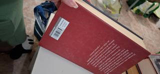 El tiempo entre costuras