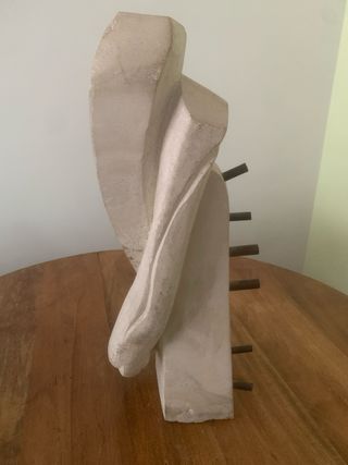 Escultura piedra tallada mano