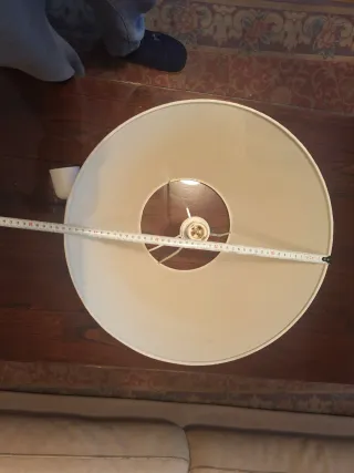 Pantalla de lámpara de tela blanca