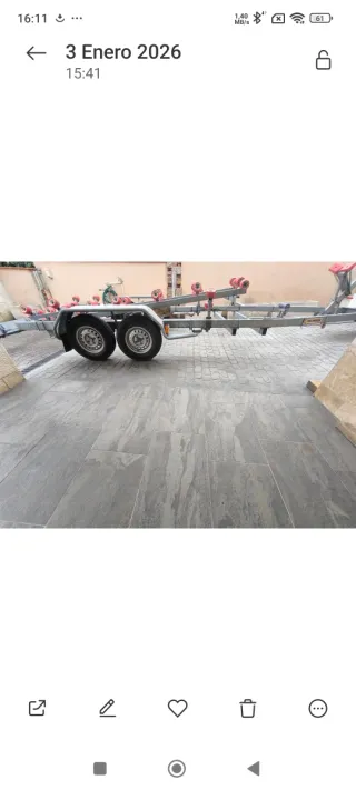 Remolque náutico basculante con cabrestante