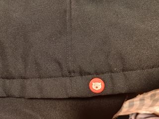 Abrigo porteo Wombat & Co negro