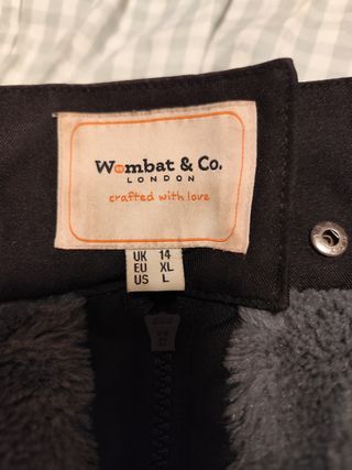 Abrigo porteo Wombat & Co negro