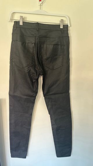 Pantalón negro