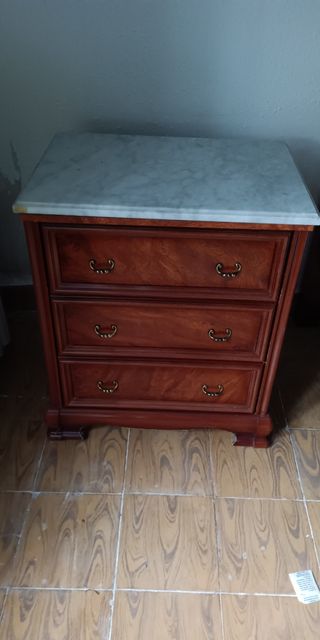 Conjunto dormitorio clásico, precio a convenir.