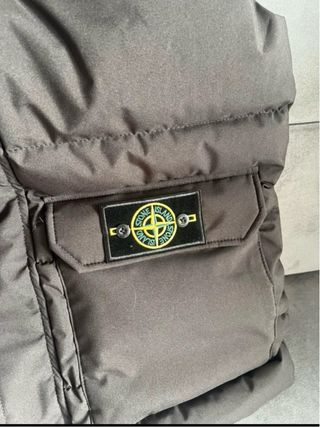 Chaleco Stone Island Negro con Capucha