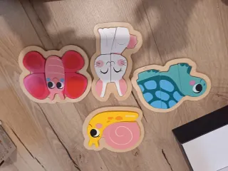 Juguetes educativos de madera para +18 meses.