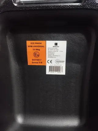 Alzador Kikka Boo Isofix Negro