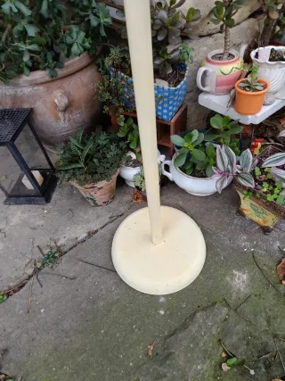 Galán de noche de hierro beige