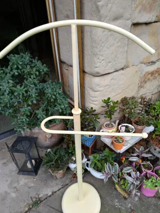 Galán de noche de hierro beige