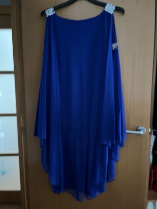 Vestido fiesta azul con detalles plateados
