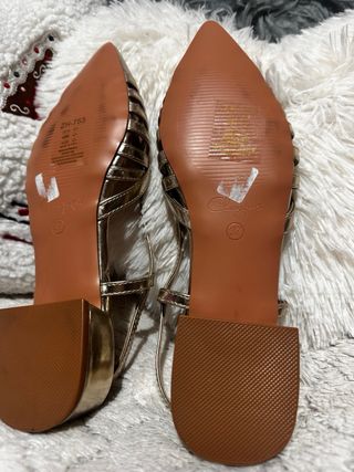 Zapatos dorados mujer destalonados elegantes