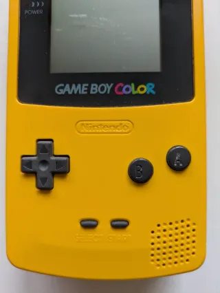 Nintendo Game Boy Color Amarilla + Lupa