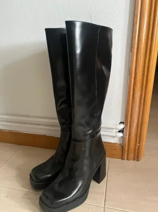Botas altas Stradivarius negras