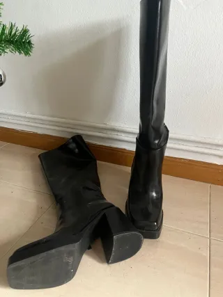 Botas altas Stradivarius negras