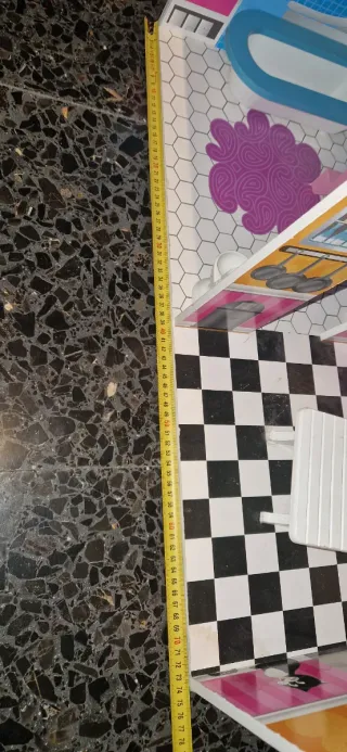 Casa de muñecas de madera