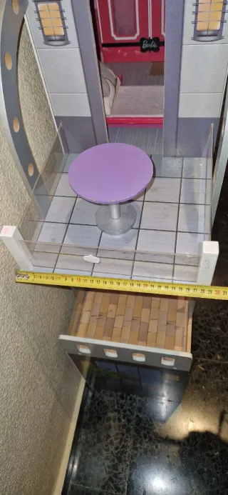 Casa de muñecas de madera