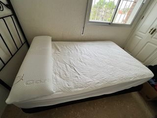 Colchón y somier tapizado + almohada