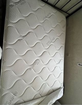 Colchón y somier tapizado + almohada