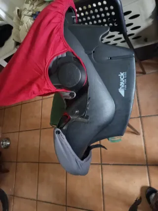 Silla de coche para bebé en buen estado