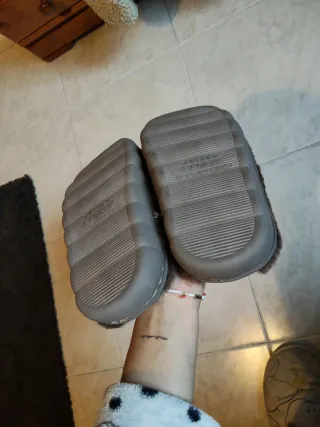 Zapatillas Capibara Talla 38-39 (Nuevas)