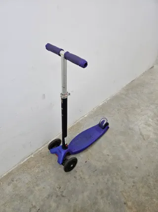 Patinete morado 3 ruedas