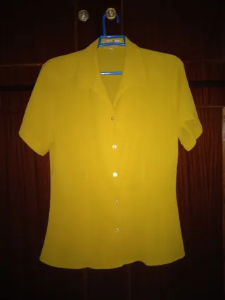 Camisa amarilla manga corta