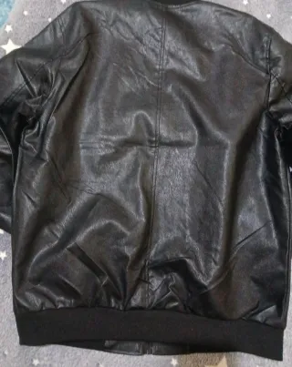 Giubbotto bomber ecopelle nero