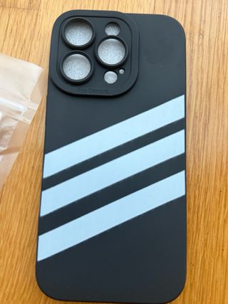 Funda iPhone 16 Pro Negra con Rayas